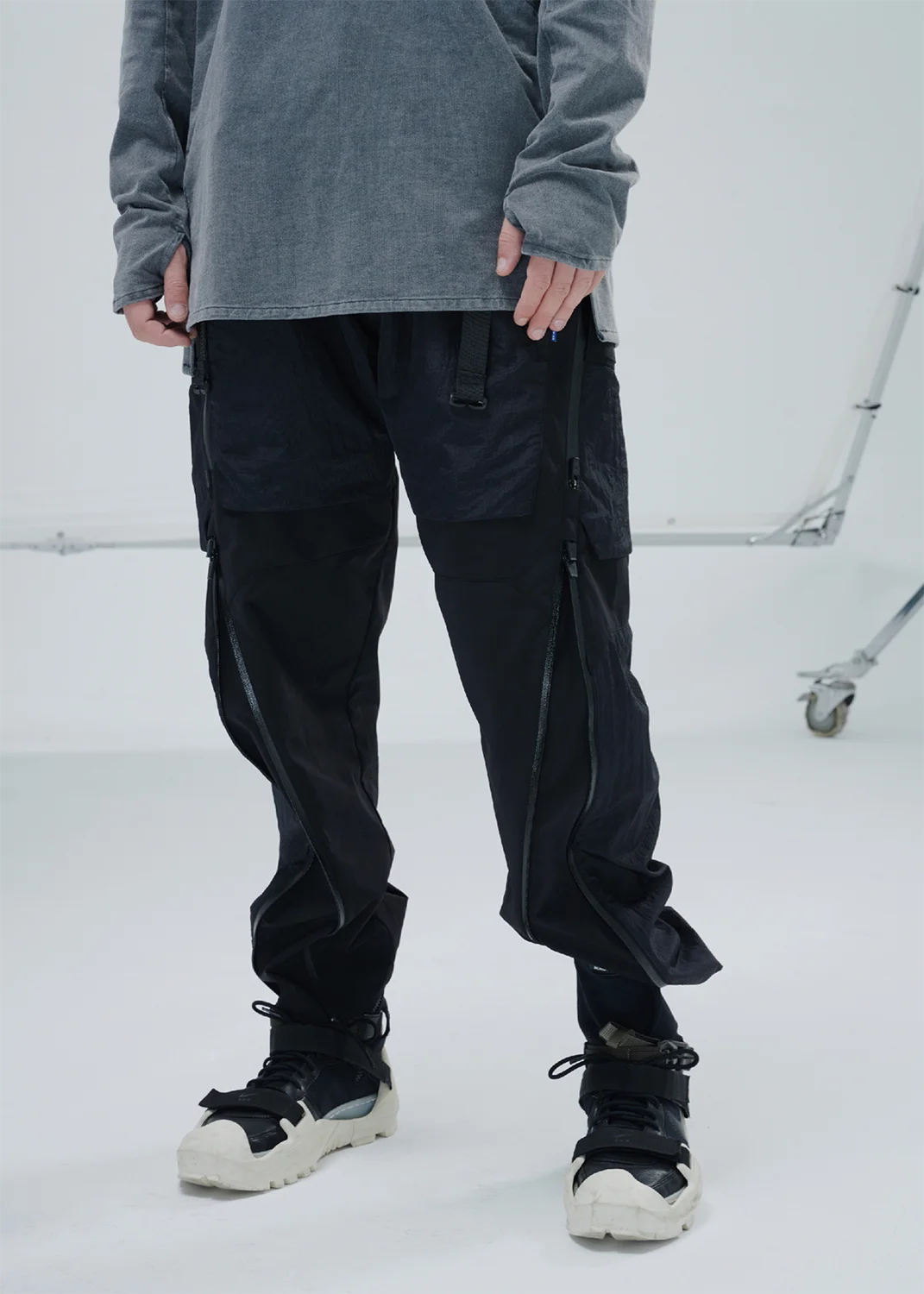 155 DOUBLE SHAPE ZIPPER WATERPROOF PANTS - BLACK
