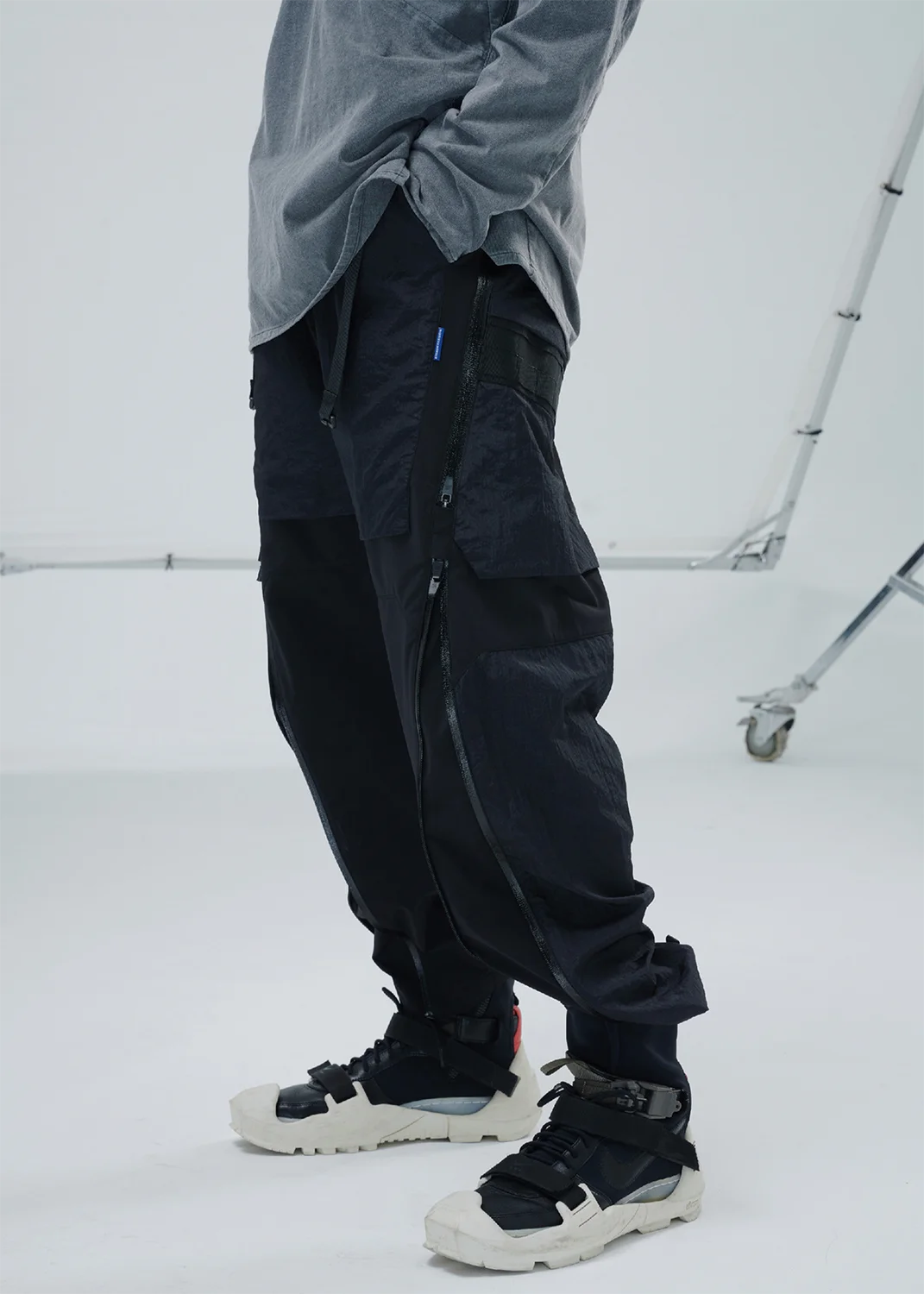 155 DOUBLE SHAPE ZIPPER WATERPROOF PANTS - BLACK