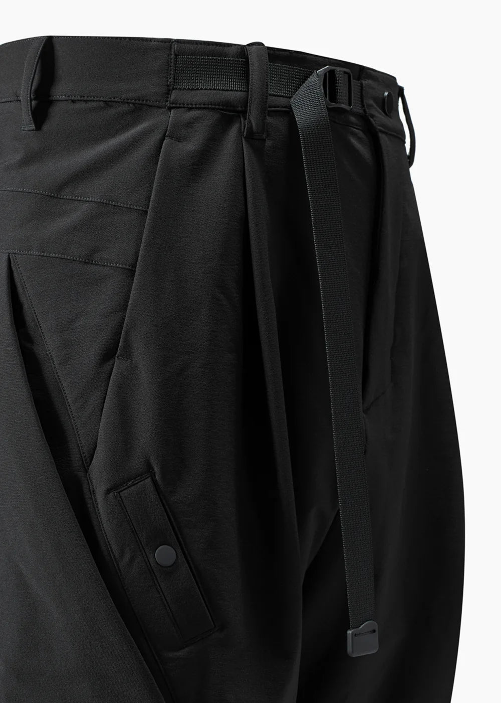 089 MULTI-STRUCTURE TAPERED PANTS